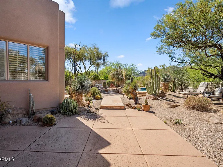 7466 E High Point Dr — Photo 32