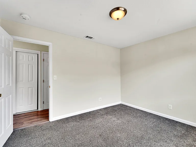 156 Sawyer St — Photo 18