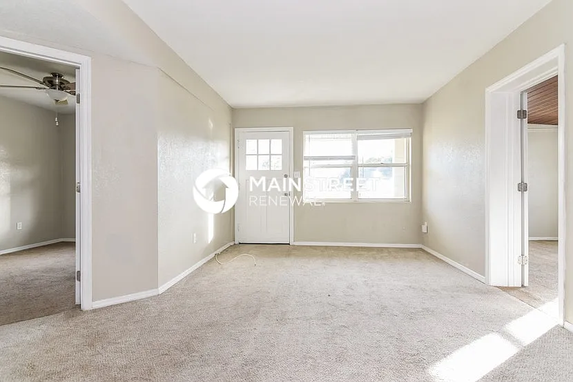 2184 Colonial Ave — Photo 3