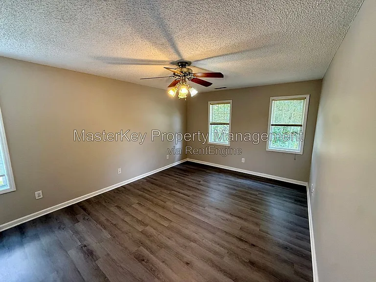 703 Swan Hill Ct — Photo 13