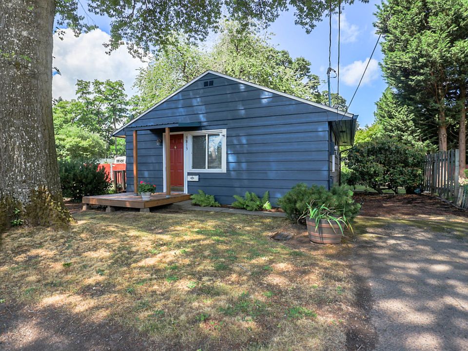 1st image of 3813 E McLoughlin Blvd