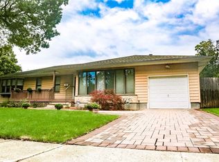 1628 Fairfax Ave, West Islip, NY 11795