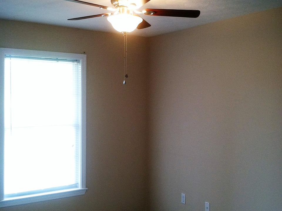 2nd image of 100 Stockton Ct APT A