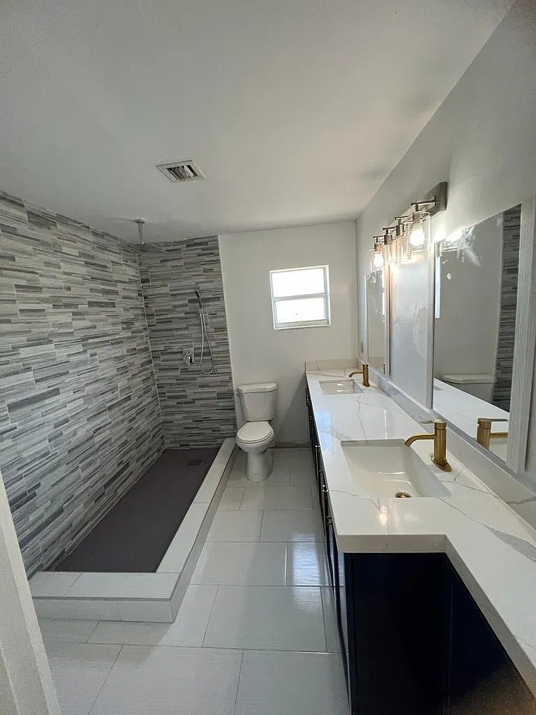 4 bed, 2468 sqft, $4,500 — Photo 3