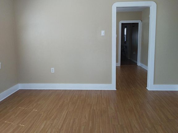 3rd image of 824 Avenue A