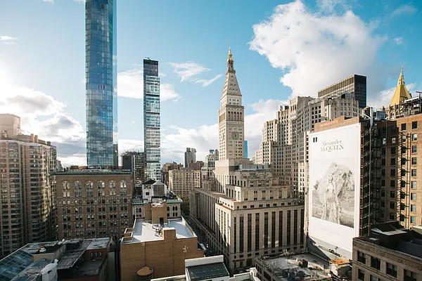 Rented by Compass | media 18