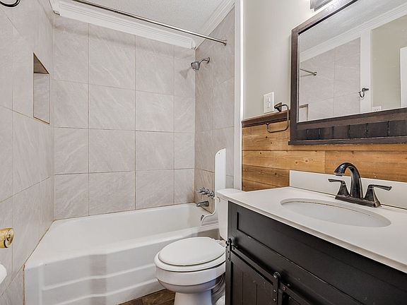5th image of 248 Sweet Gum St