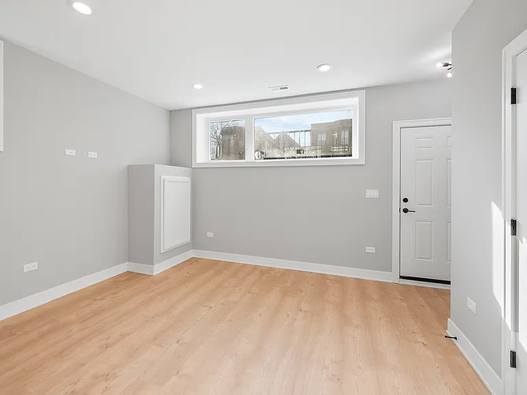 6639 S Langley Ave #1 — Photo 6