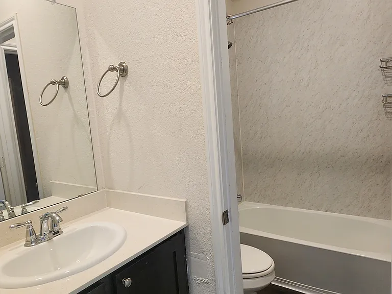 3904 Oak Creek Cir — Photo 22