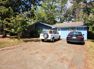 1206 Greenbriar St, Jackson, MS 39211