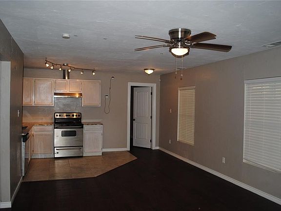 3rd image of 3461 Kellogg Ave