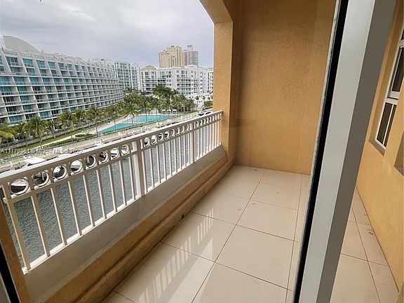 2nd image of 3001 NE 185th St APT 609