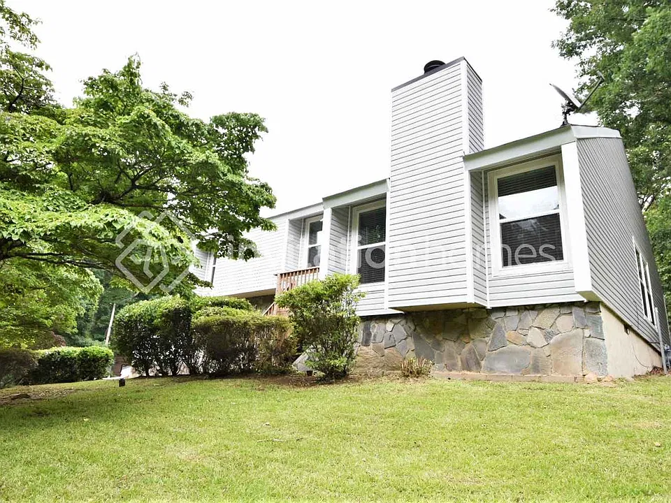1140 Laurel Log Pl