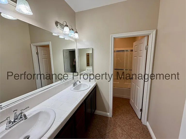 5204 Gossimer Dr — Photo 13