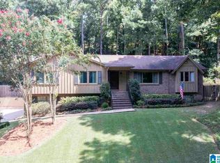 1512 Blind Brook Ln, Vestavia Hills, AL 35216