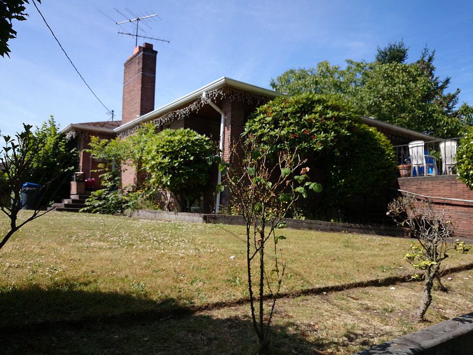 2nd image of 2815 S Graham St