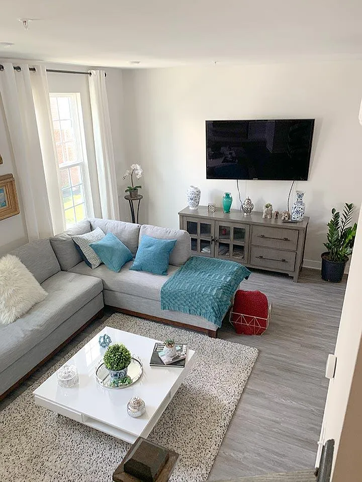 4 bed, 2000 sqft, $3,600 — Photo 1