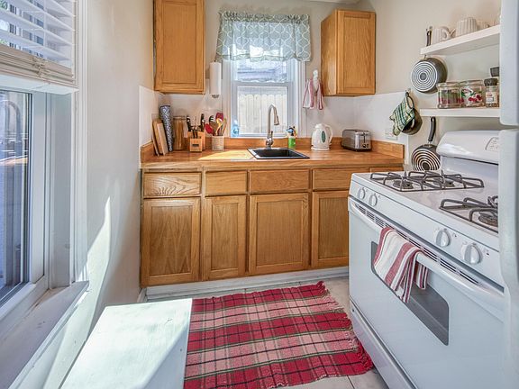 5th image of 126 N F Street