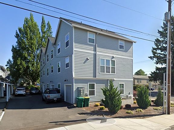 2nd image of 2612 Main St