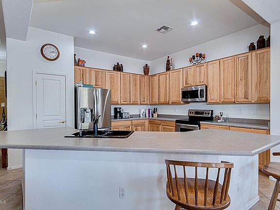 4th image of 3115 E Waterview Dr