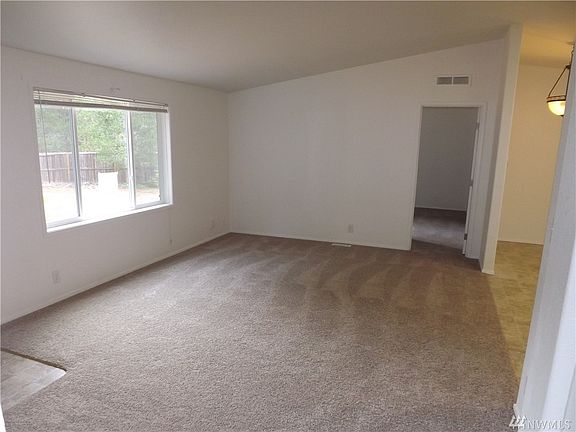 3rd image of 1730 E Eagle Point Dr
