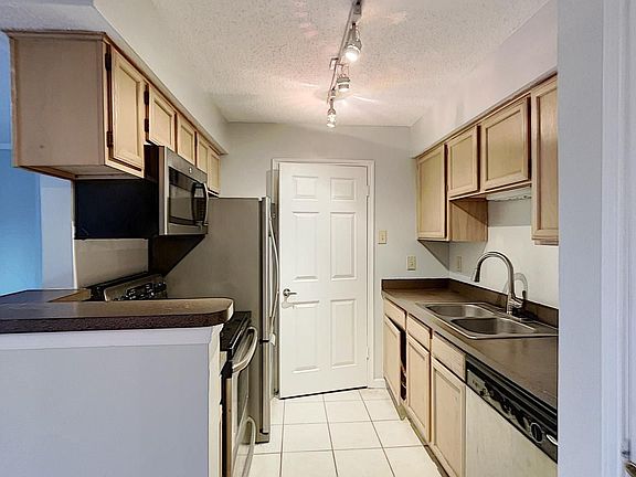 4th image of 1515 Lincoln Way APT 102