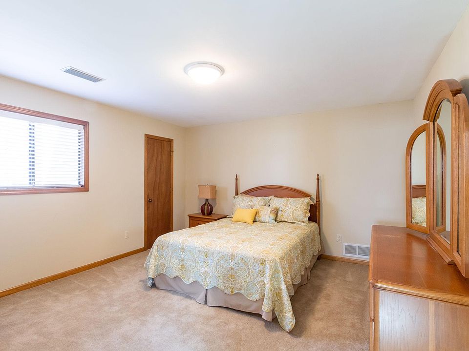 1st image of 290 Hambridge Ct