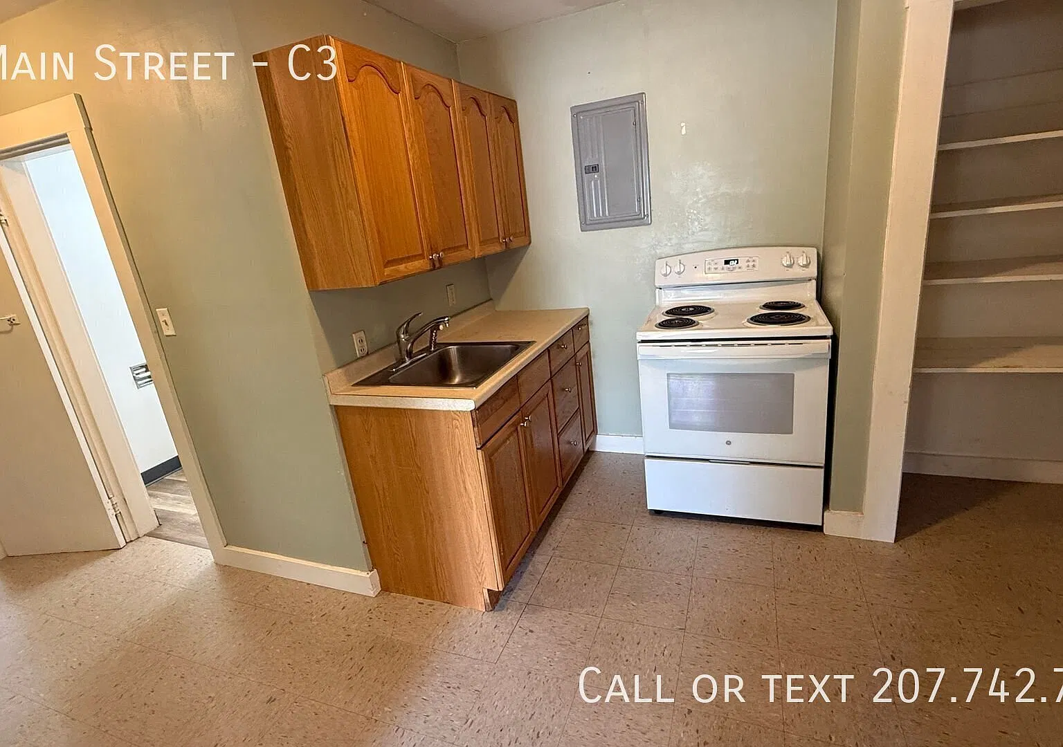 Nice Two Bedroom Apartment. Includes Heat & Hot Water! — Photo 3