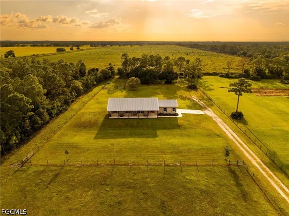 99 Trader Rd, Fort Denaud, FL 33935