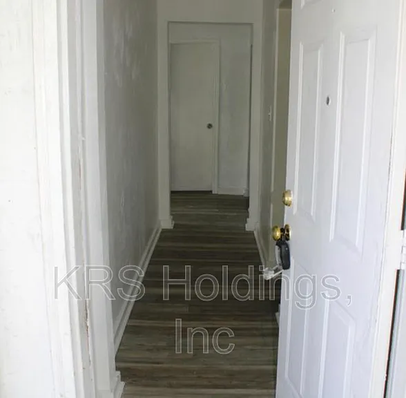 1821 Lasalle Ave — Photo 2