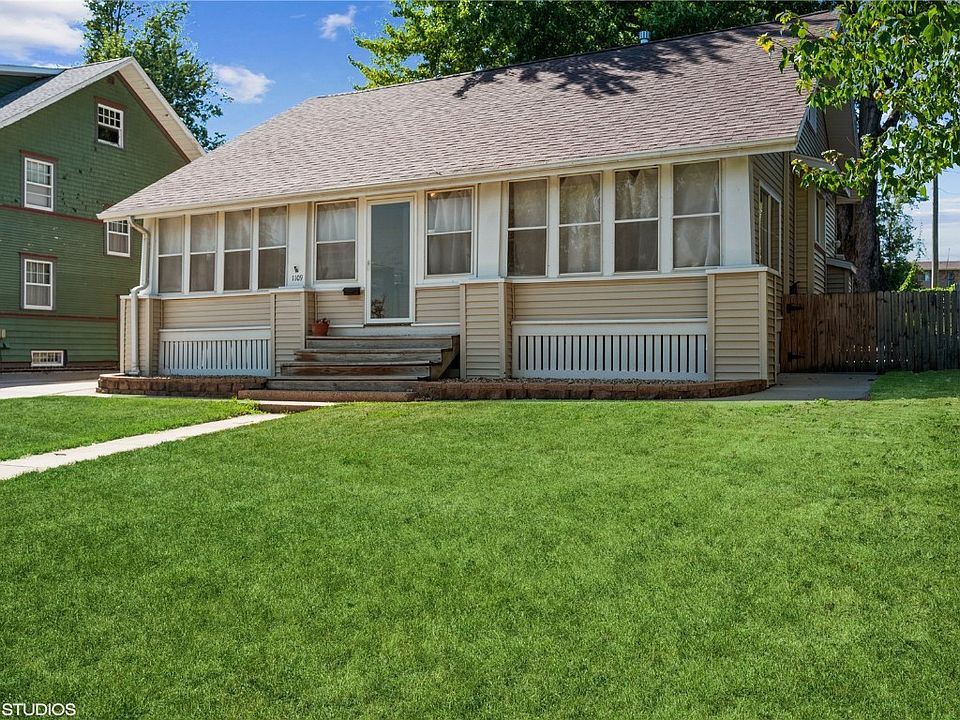 1109 Maplewood Dr NE, Cedar Rapids, IA 52402 Zillow