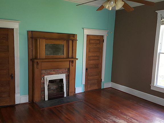4th image of 212 Macon St