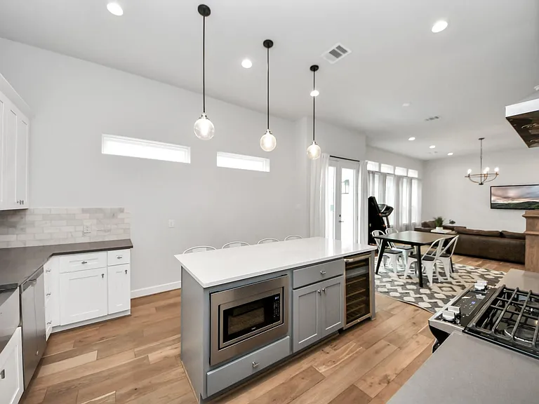 1223 W 16th St #B — Photo 16