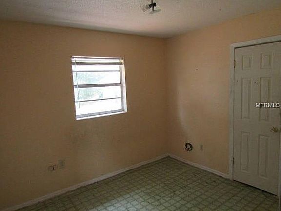 5th image of 128 Grove Dr