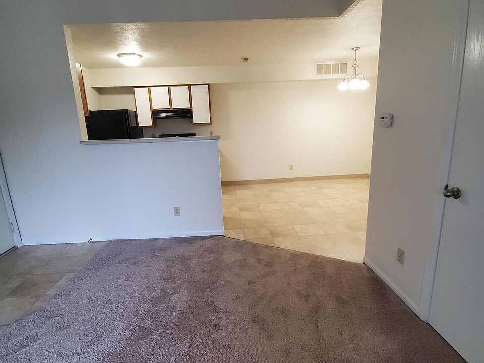 1st image of 6022 Applegrove Ln