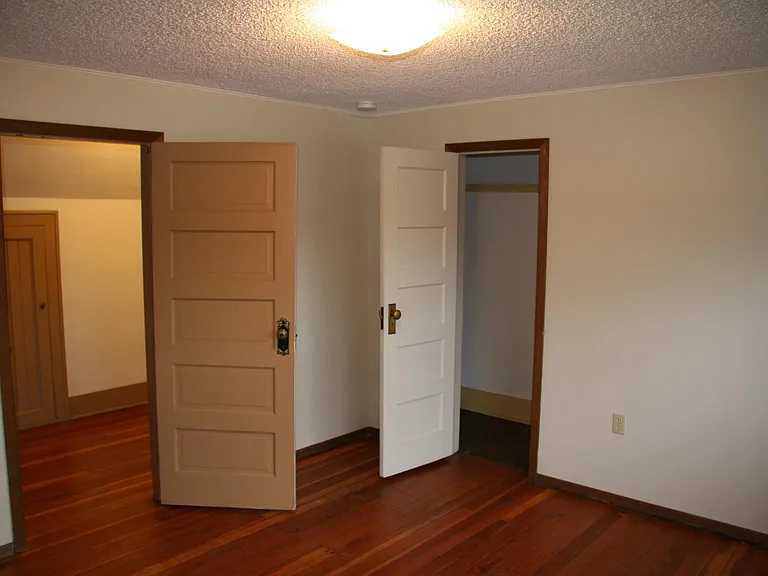 4004 SE 62nd Ave — Photo 18