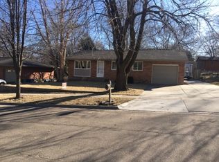 930 Driftwood Dr, Lincoln, NE 68510