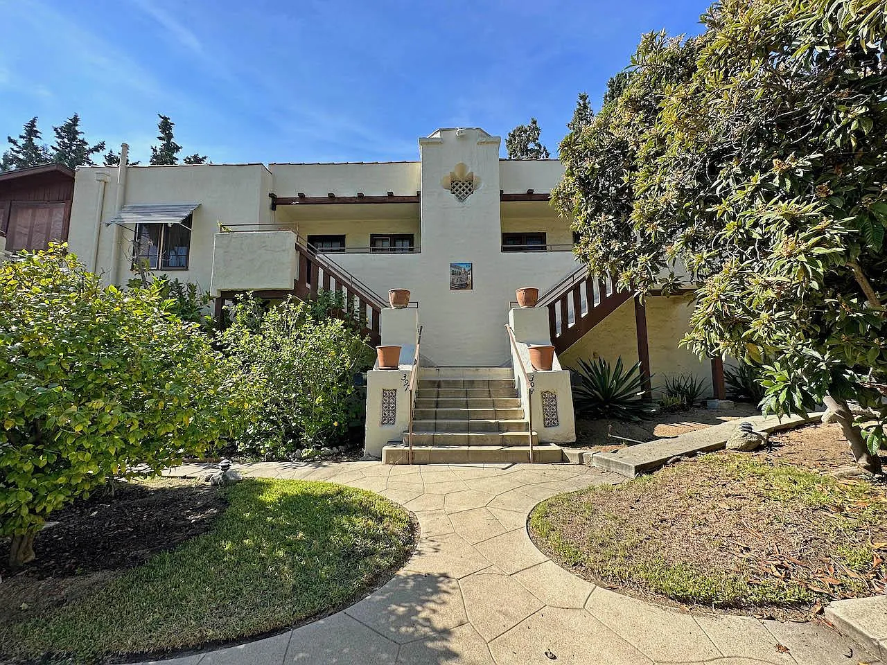 2 bed, 720 sqft, $2,450 — Photo 1