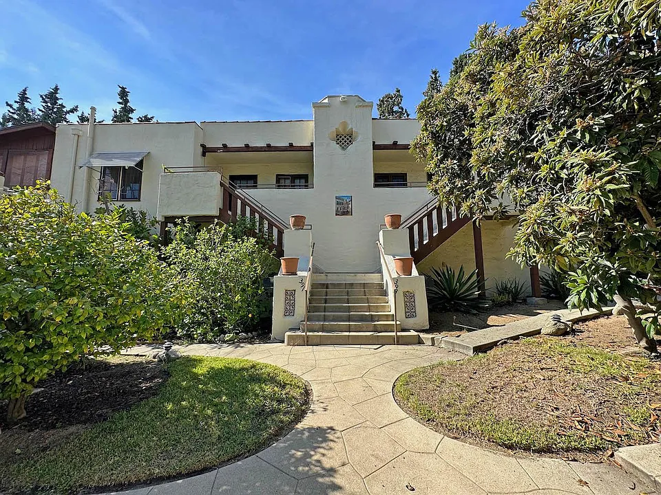 393 N Baldwin Ave