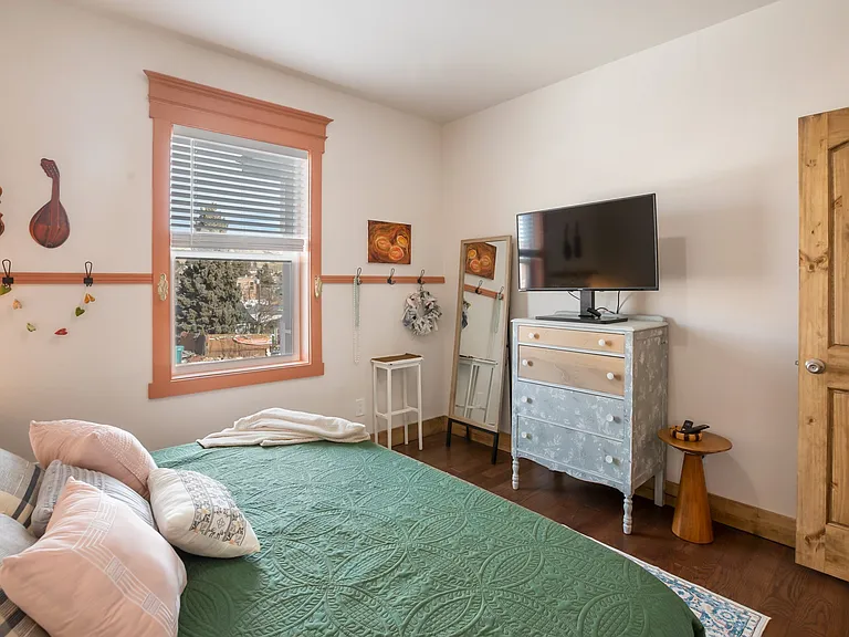 136 W Masonic Ave — Photo 11