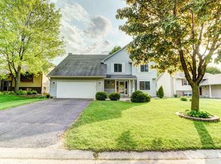 1338 Silverwood Rd, Woodbury, MN 55125