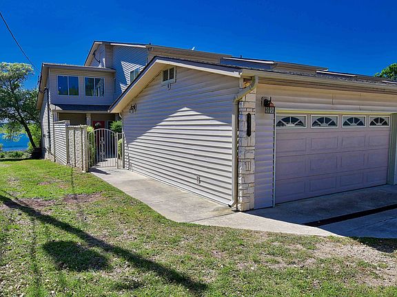 2nd image of 2084 Lakeland Dr #A