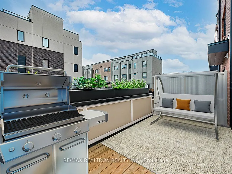 213 Downsview Park Blvd — Photo 6