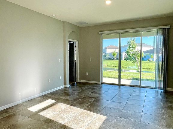 3rd image of 7812 Stonebrook Cir