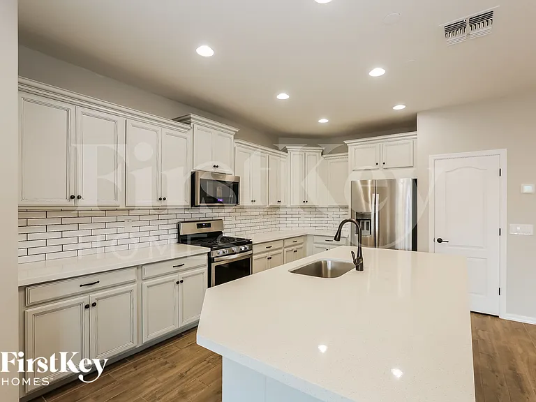 19748 W Devonshire Ave — Photo 8
