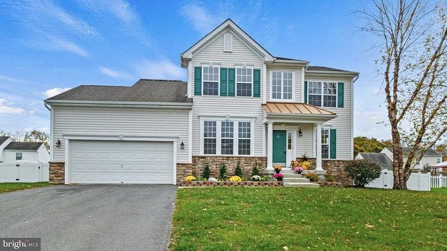1st image of 13 Harvest Ln