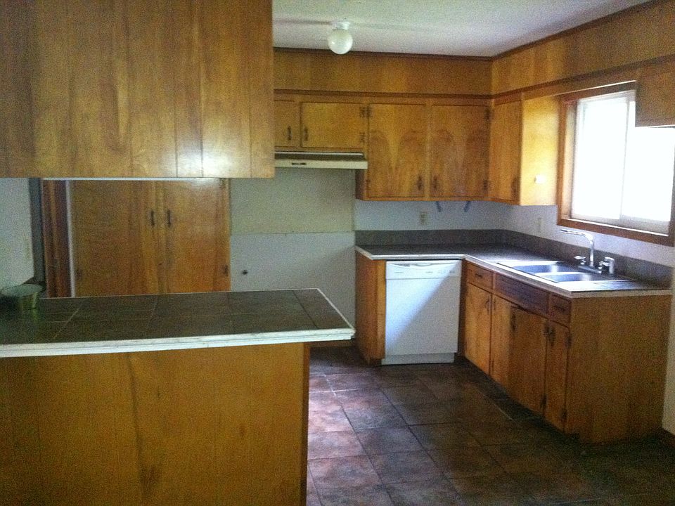 2nd image of 946 Westway St
