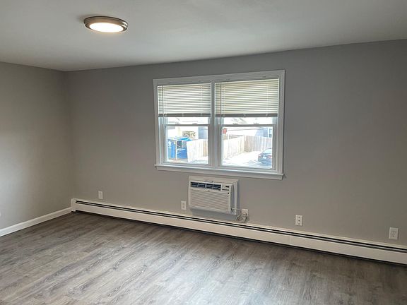 2nd image of 11 Ellen Ln #11