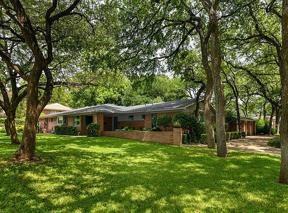 3rd image of 3929 South Dr