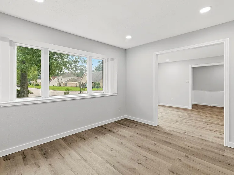 15215 Parkville Dr — Photo 30